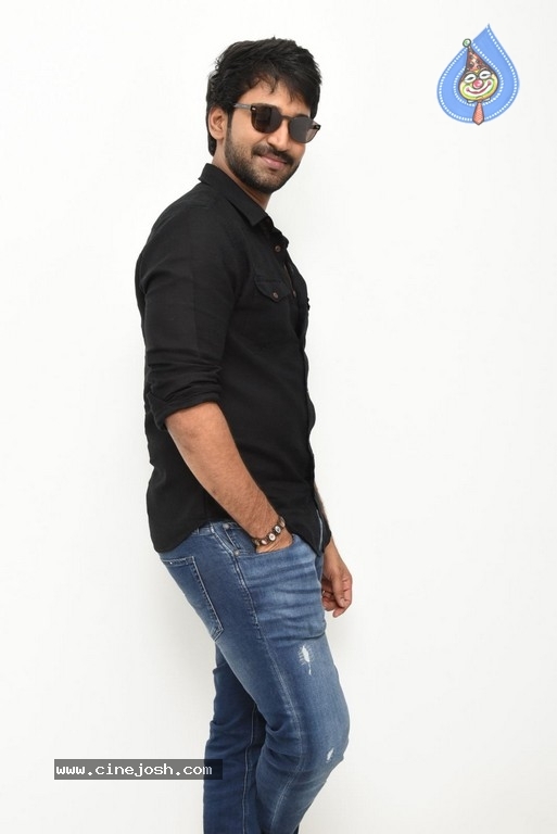 Aadhi Pinisetty Interview Stills - 26 / 50 photos