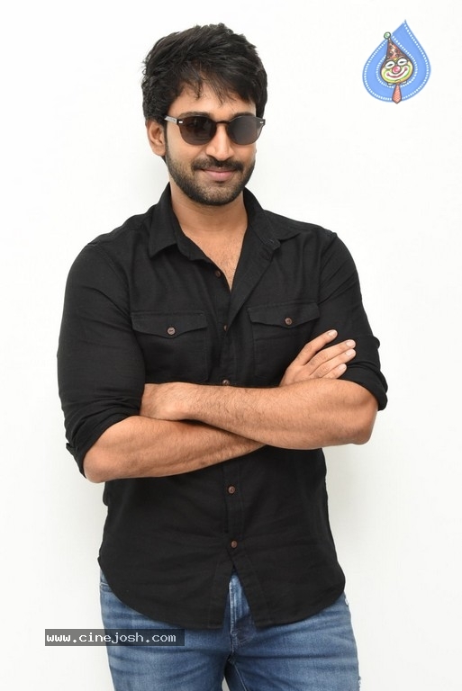 Aadhi Pinisetty Interview Stills - 40 / 50 photos