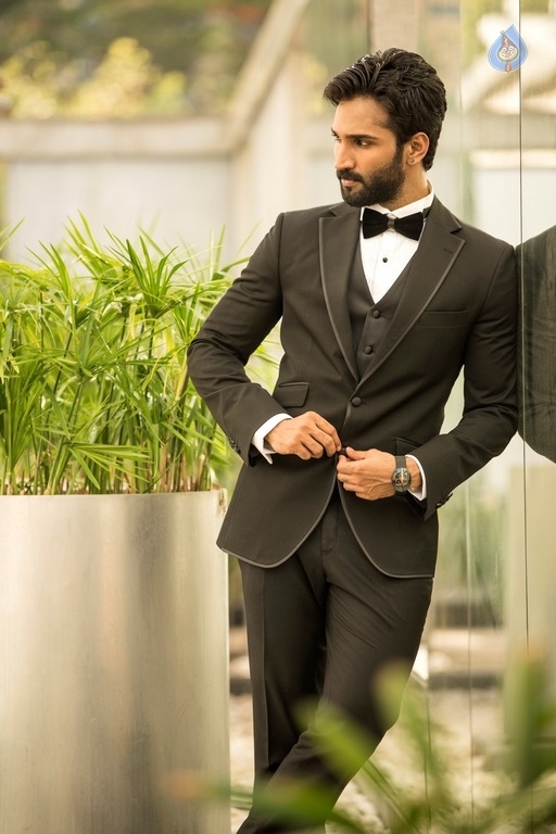Aadhi Pinisetty New Photos - 4 / 7 photos