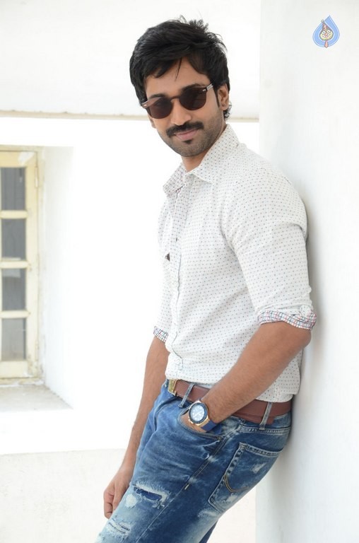 Aadhi Pinisetty New Photos - 20 / 21 photos