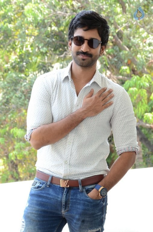 Aadhi Pinisetty New Photos - 21 / 21 photos