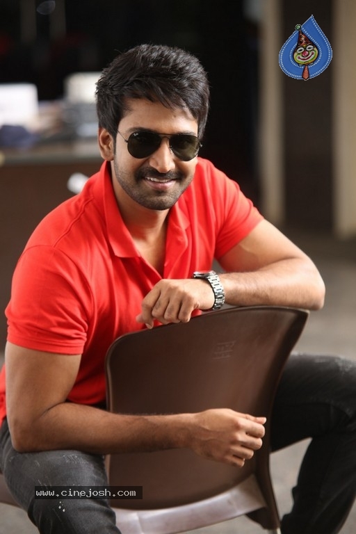 Aadhi Pinisetty Photos - 14 / 26 photos