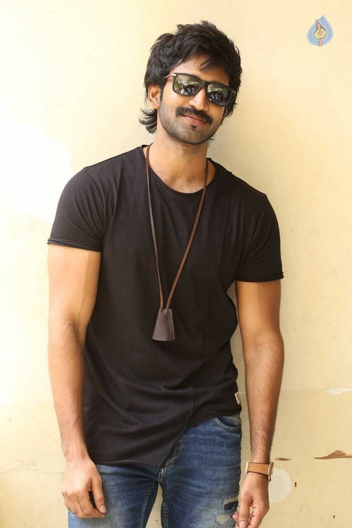 Aadi Pinisetty Interview Photos - 9 / 19 photos