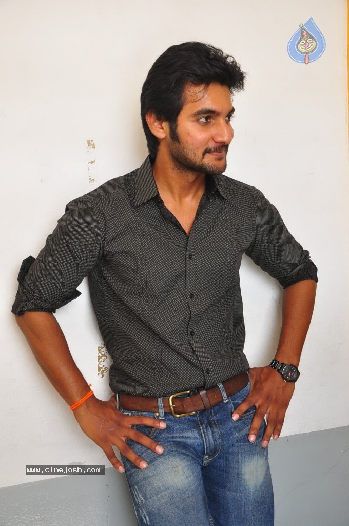 Aadi Stills - 20 / 41 photos