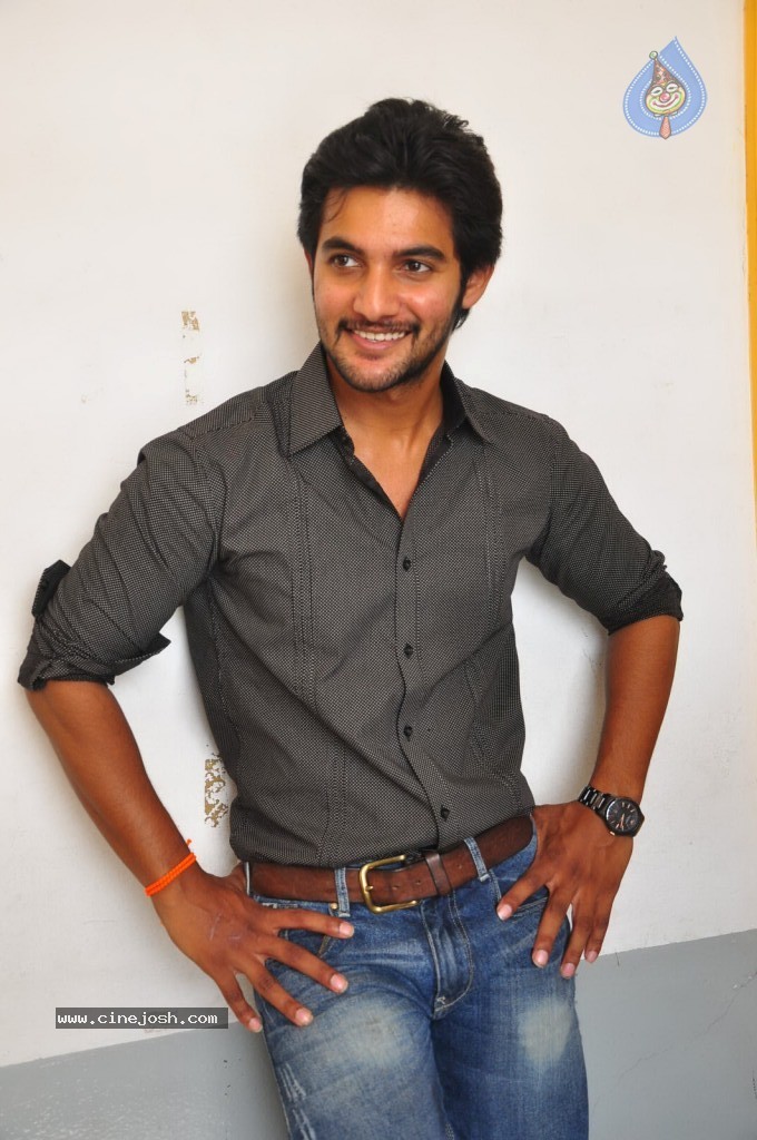 Aadi Stills - 24 / 41 photos