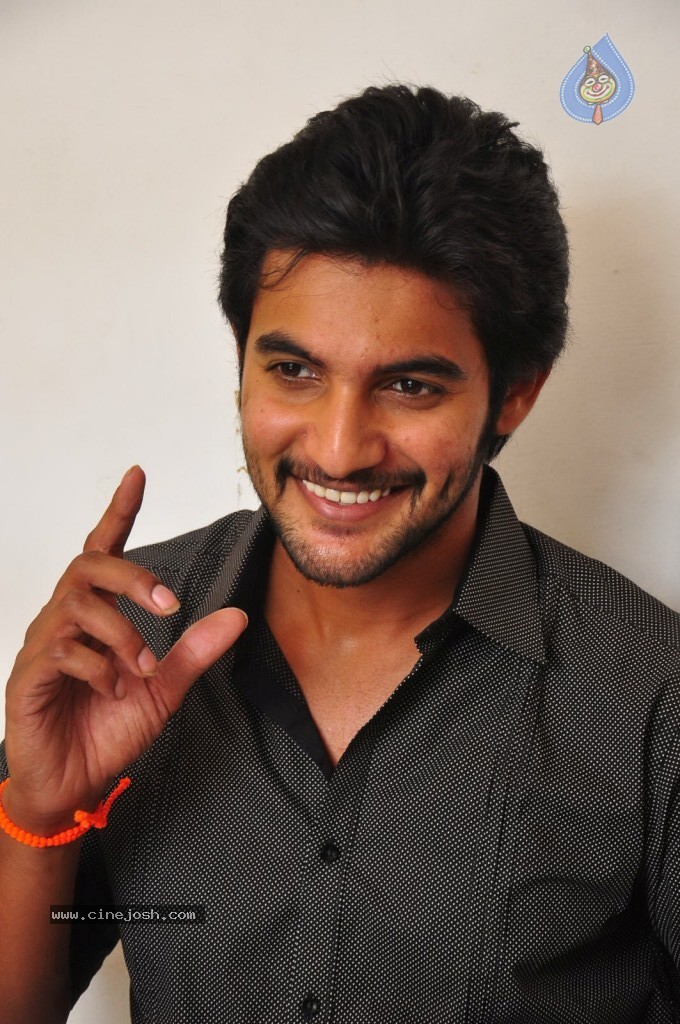 Aadi Stills - 26 / 41 photos