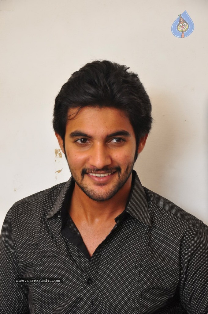 Aadi Stills - 29 / 41 photos