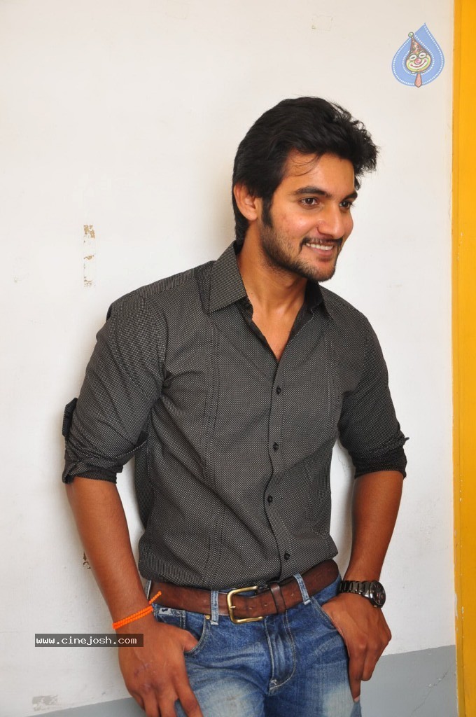 Aadi Stills - 30 / 41 photos