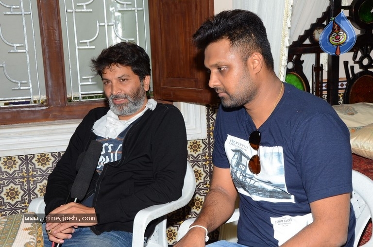 Aatagadhara Siva Hero Uday With Trivikram - 12 / 14 photos