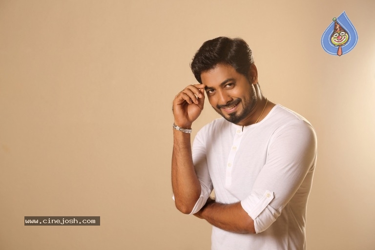 Actor Aari Latest Photos - 5 / 7 photos