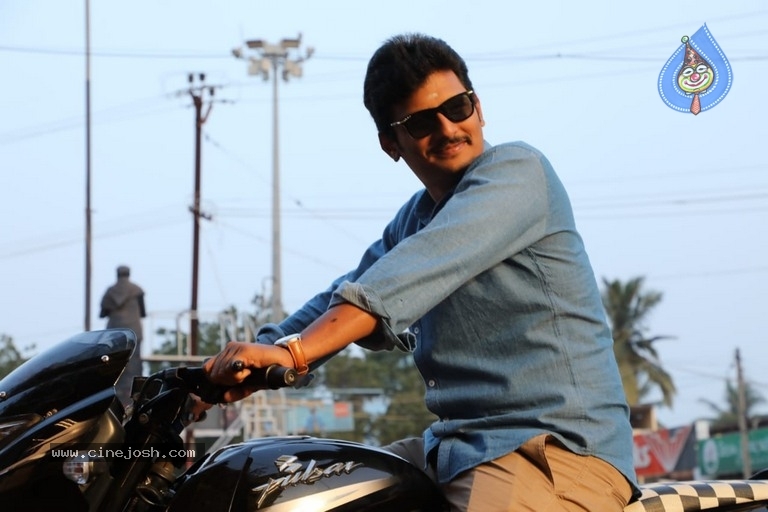 Actor Jiiva Latest Stills - 3 / 12 photos