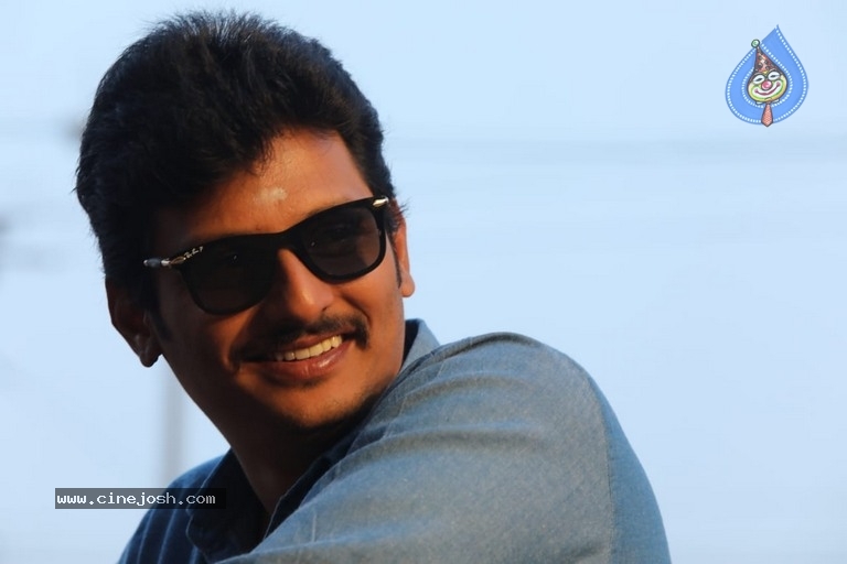 Actor Jiiva Latest Stills - 5 / 12 photos