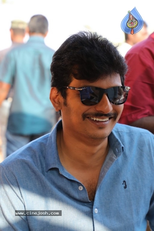 Actor Jiiva Latest Stills - 12 / 12 photos