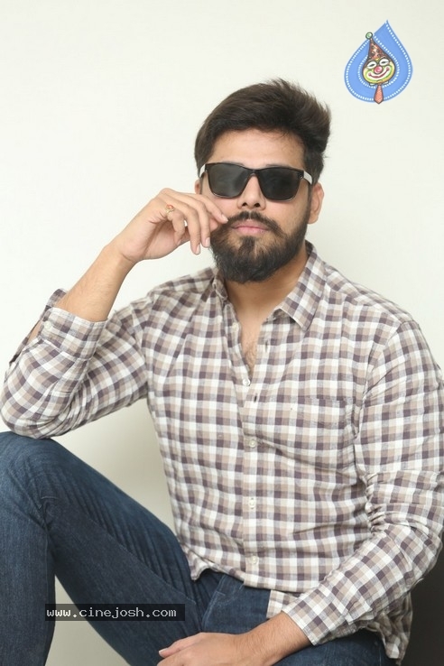 Actor Nandu Interview Pics - 11 / 21 photos