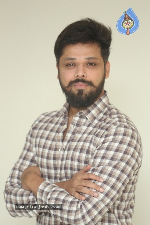 Actor Nandu Interview Pics - 16 / 21 photos