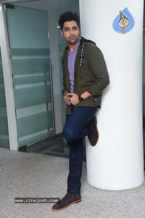 Adivi Sesh Interview Photos - 4 / 21 photos