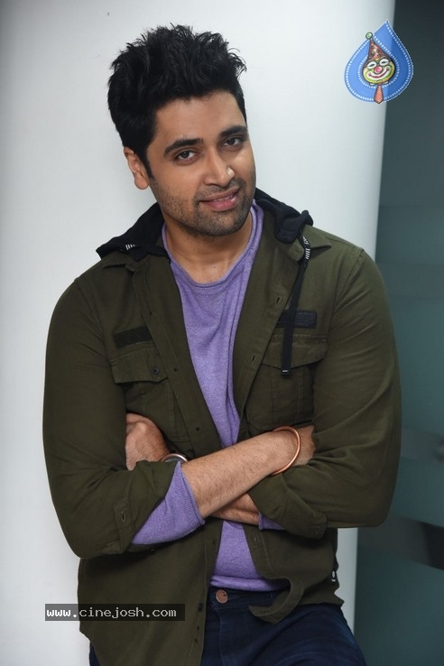 Adivi Sesh Interview Photos - 18 / 21 photos