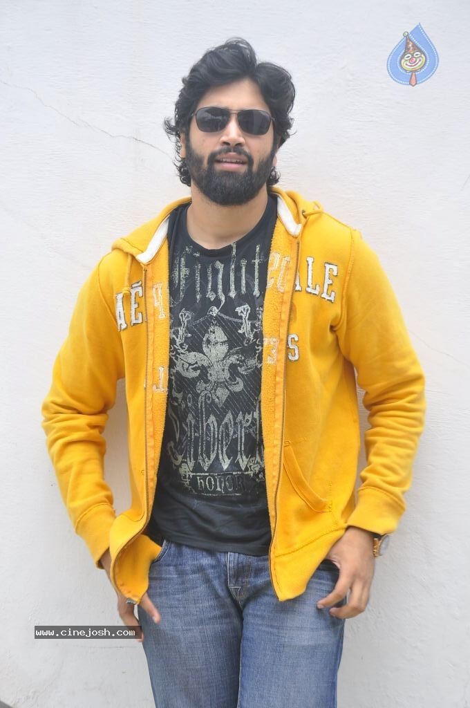 Adivi Sesh New Stills - 19 / 64 photos