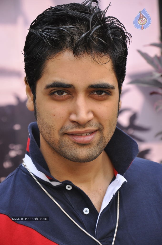 Adivi Sesh Stills - 9 / 33 photos