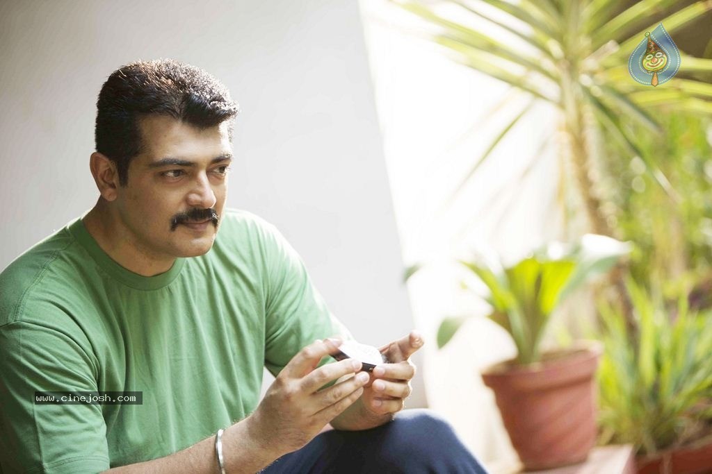 Ajith Stills in Yennai Arindhaal Tamil Movie - 14 / 55 photos