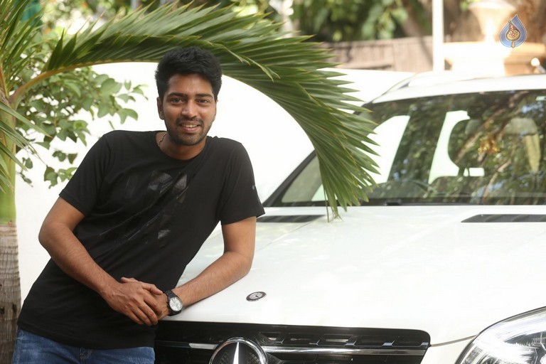 Allari Naresh New Photos - 10 / 34 photos