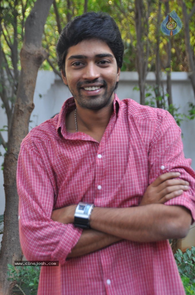 Allari Naresh Solo Stills - 4 / 23 photos