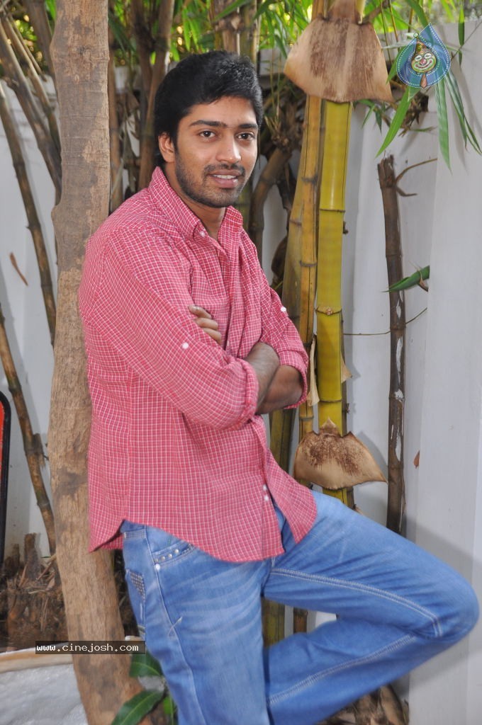 Allari Naresh Solo Stills - 5 / 23 photos
