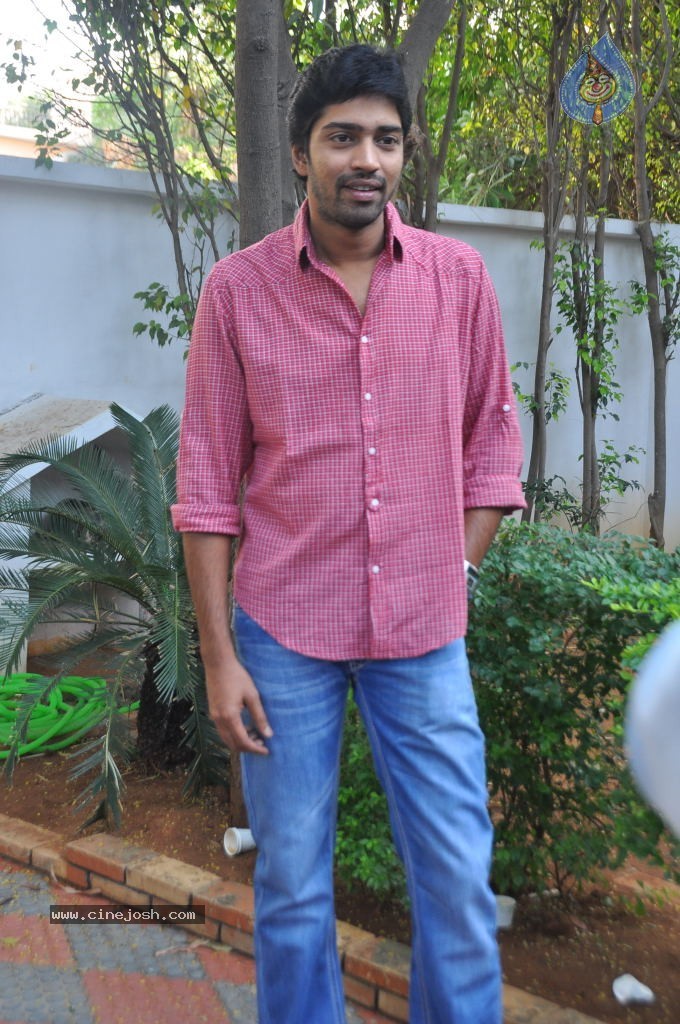 Allari Naresh Solo Stills - 13 / 23 photos