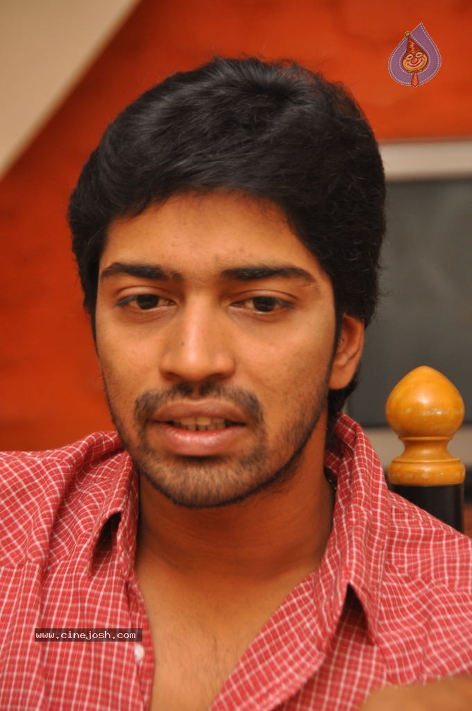 Allari Naresh Solo Stills - 18 / 23 photos