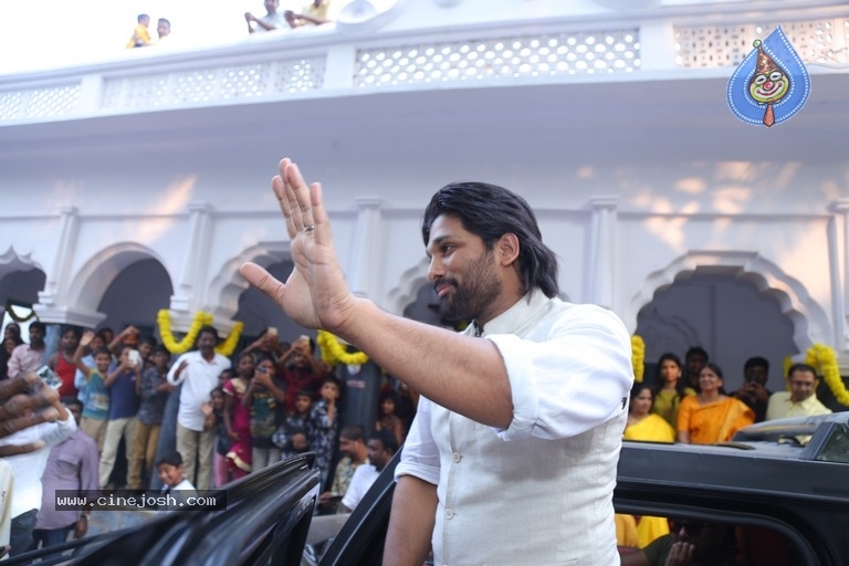 Allu Arjun At Palakollu - 14 / 14 photos