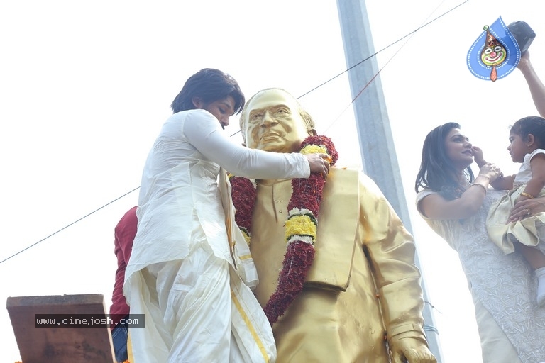 Allu Arjun Family Celebrates Sankranthi in Palakollu - 8 / 15 photos