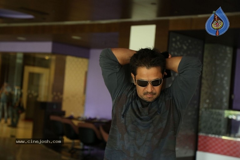 Arjun Sarja Interview Photos - 3 / 21 photos