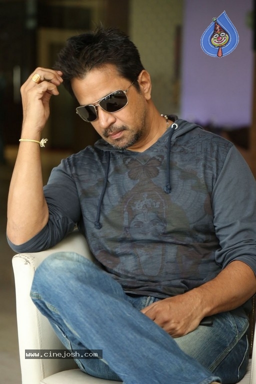 Arjun Sarja Interview Photos - 4 / 21 photos