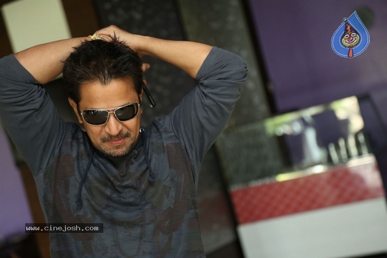 Arjun Sarja Interview Photos - 11 / 21 photos