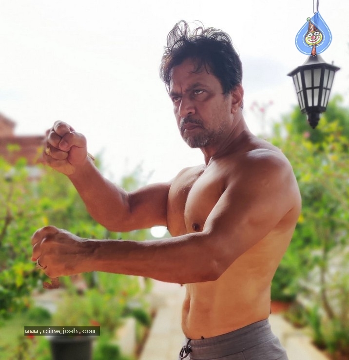 Arjun Sarja Still - 1 / 2 photos