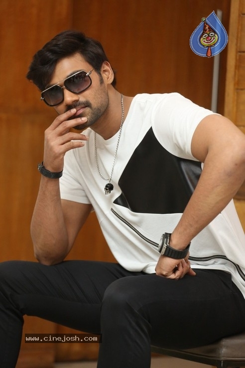 Bellamkonda Sreenivas Stills - 9 / 42 photos