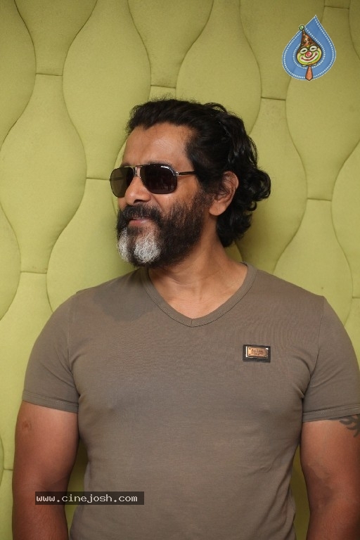 Chiyaan Vikram Interview - 14 / 33 photos