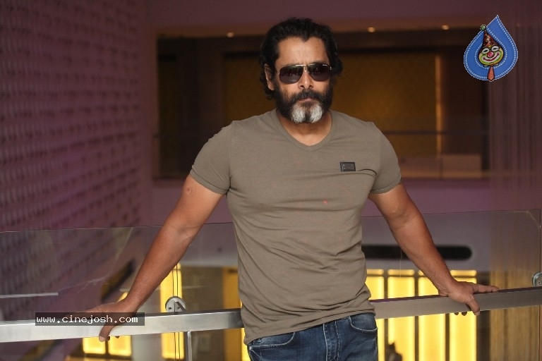 Chiyaan Vikram Interview - 17 / 33 photos