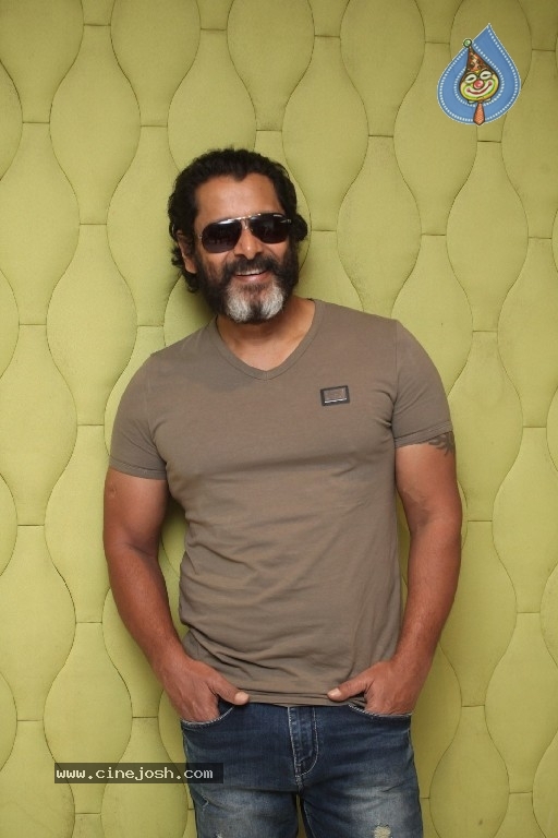 Chiyaan Vikram Interview - 28 / 33 photos