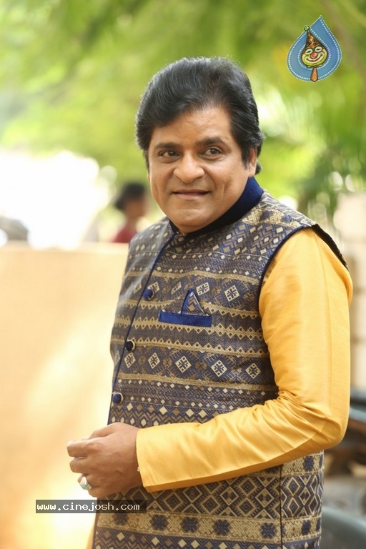 Comedian Ali Interview Photos - 1 / 7 photos