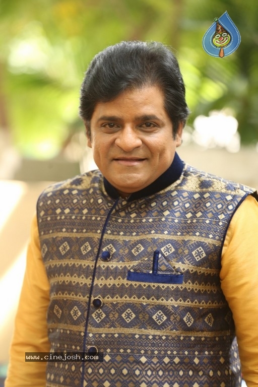 Comedian Ali Interview Photos - 4 / 7 photos