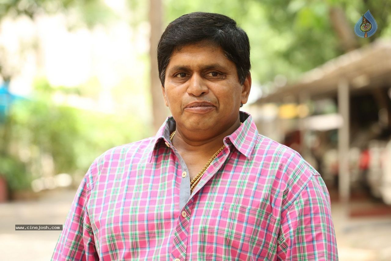 Comedian Karumanchi Raghu Photos - 24 / 32 photos