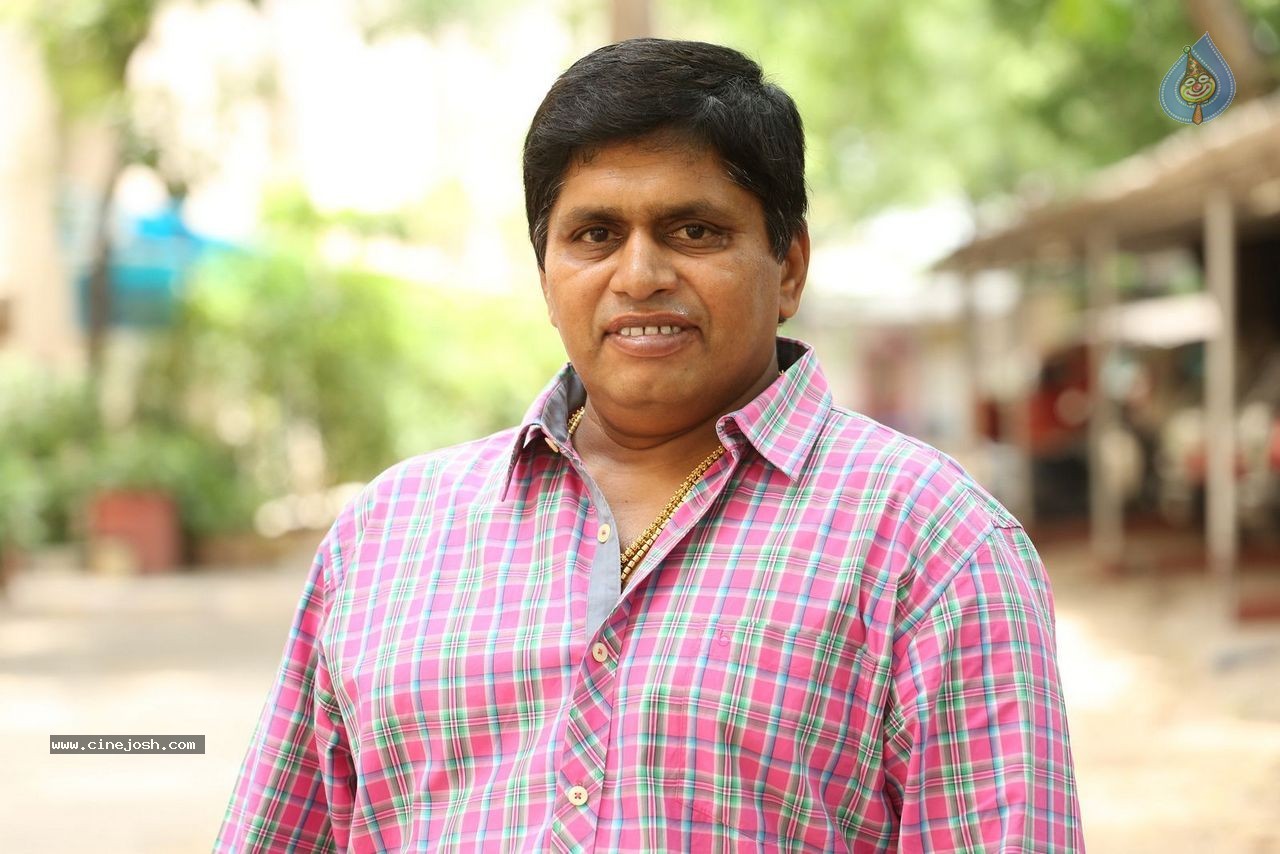 Comedian Karumanchi Raghu Photos - 26 / 32 photos