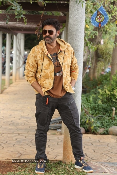 Daggubati Venkatesh Stills - 14 / 21 photos