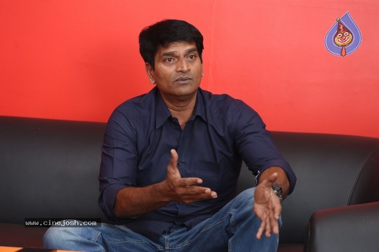 Director Ravi Babu Interview Photos - 12 / 15 photos