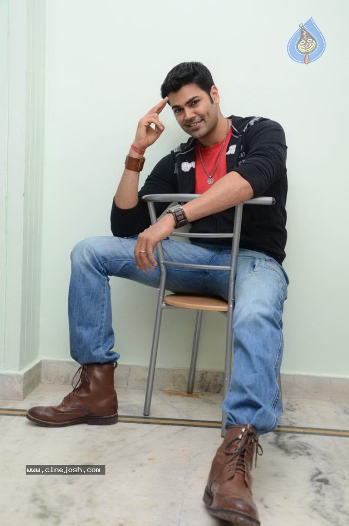 Ganesh Venkatraman Stills in Dhamarukam - 23 / 64 photos