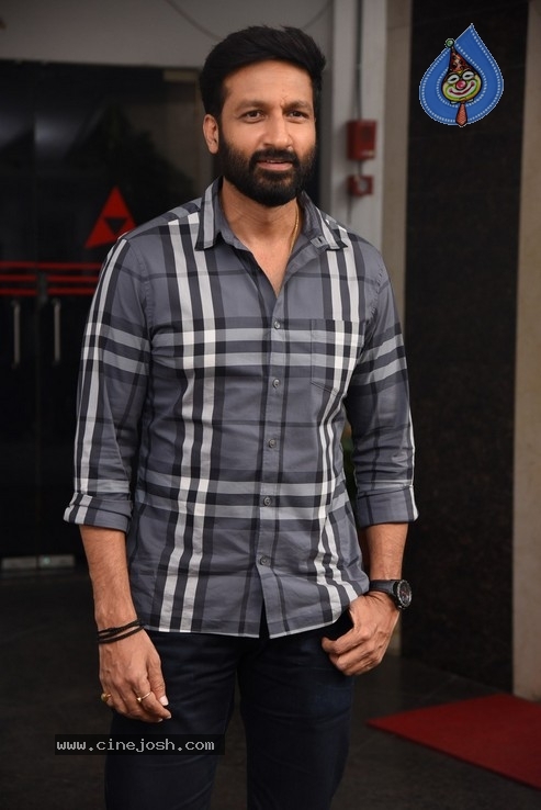 Gopichand Interview Photos - 18 / 35 photos