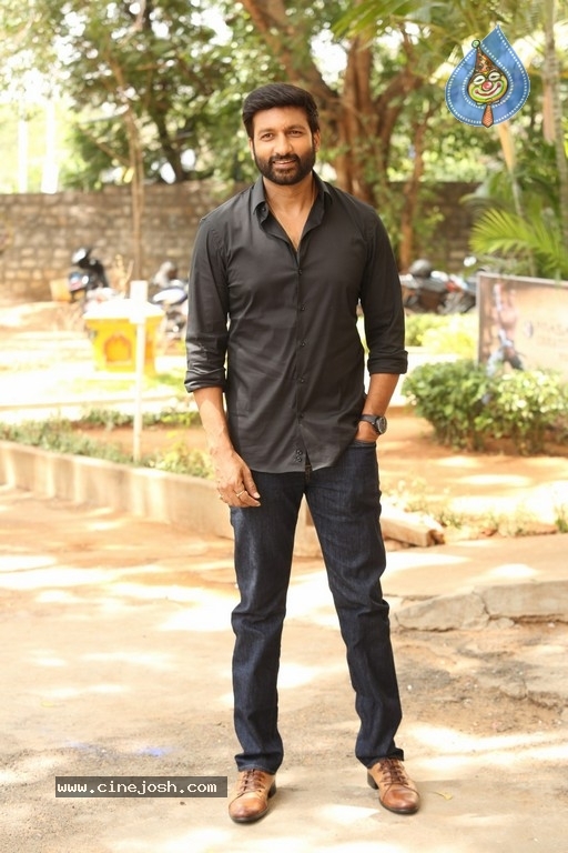 Gopichand New Stills - 3 / 20 photos