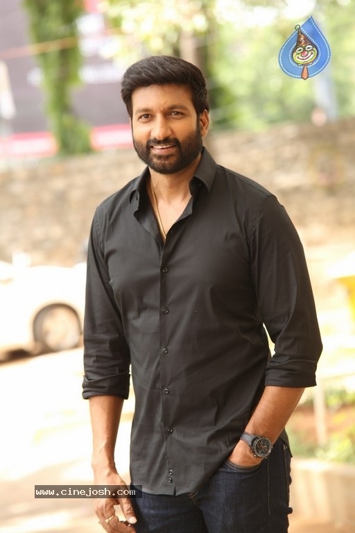 Gopichand New Stills - 6 / 20 photos