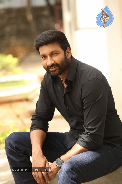 Gopichand New Stills - 9 / 20 photos